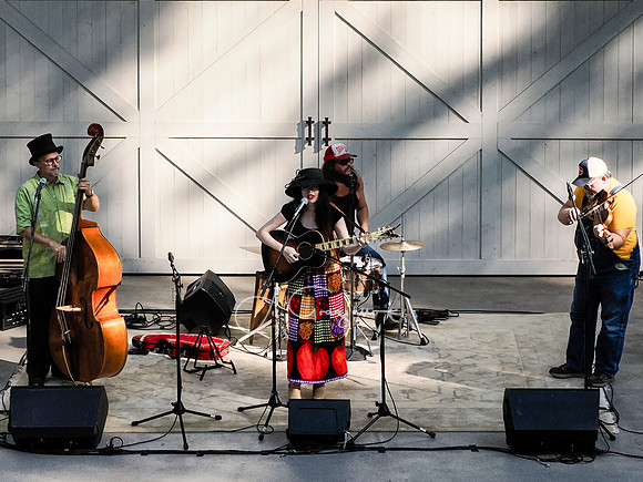 Martha Spencer & the Wonderland Band