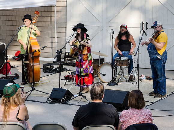 Martha Spencer & the Wonderland Band