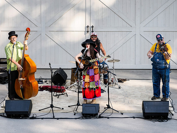 Martha Spencer & the Wonderland Band