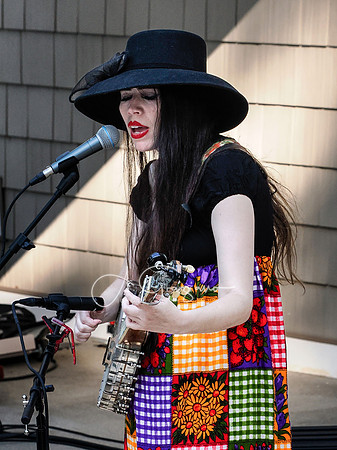 Martha Spencer & the Wonderland Band