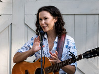 Guthrie Family Singers Songbird Session
