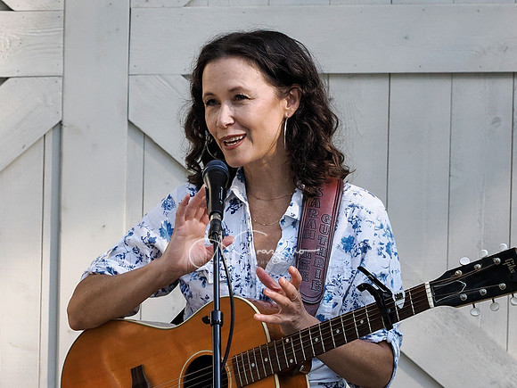 Guthrie Family Singers Songbird Session