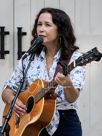 Guthrie Family Singers Songbird Session