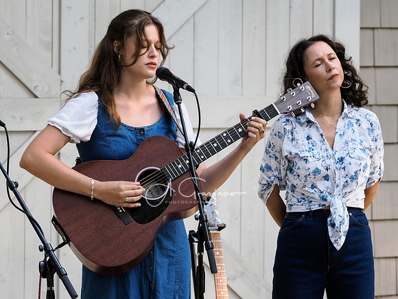 Guthrie Family Singers Songbird Session