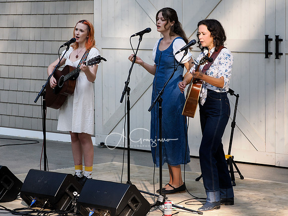 Guthrie Family Singers Songbird Session