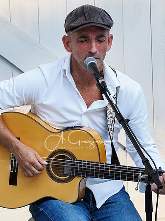 Fred Raimondo's Songwriters in the Round