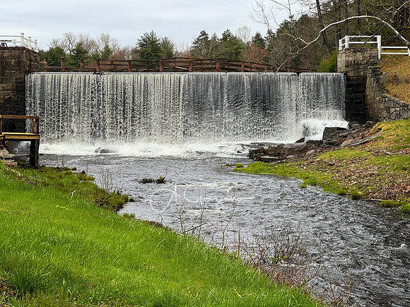 Moodus River